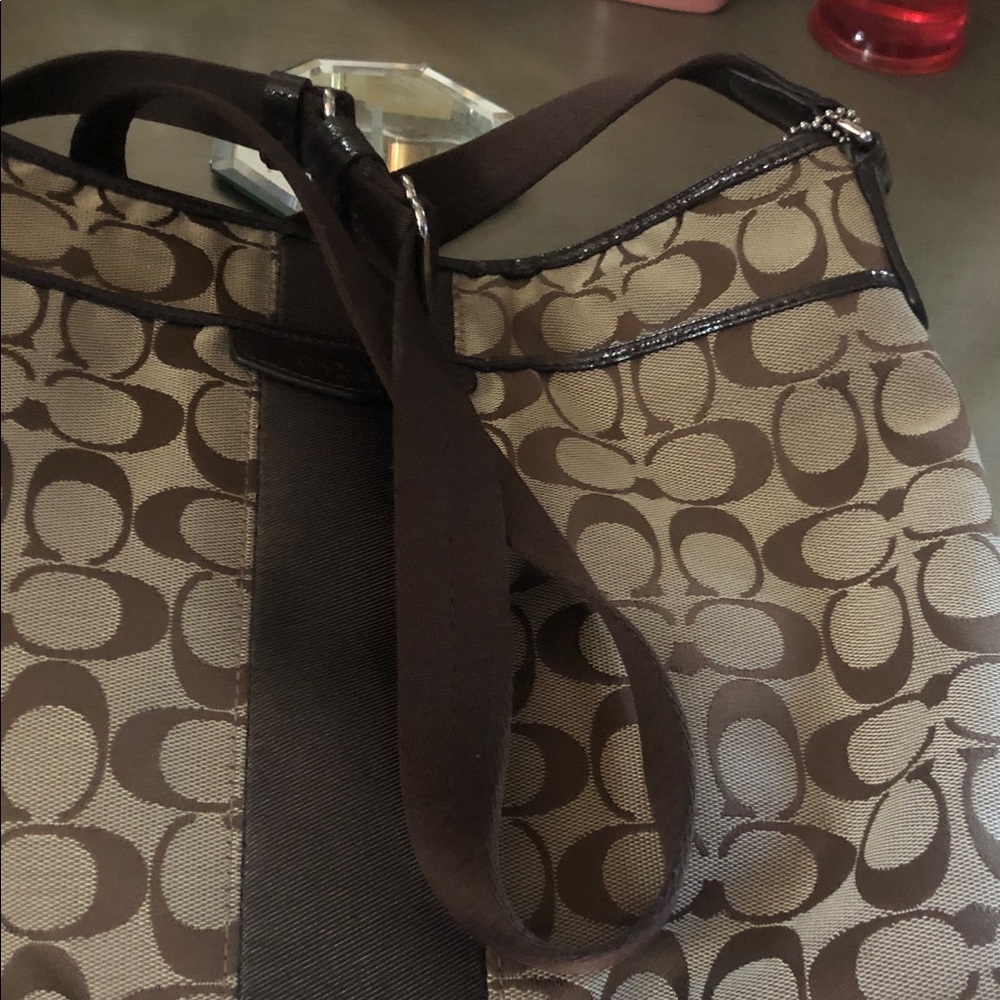 Coach signature Brown and Tan Shoulder Bag - Picture 6 of 8